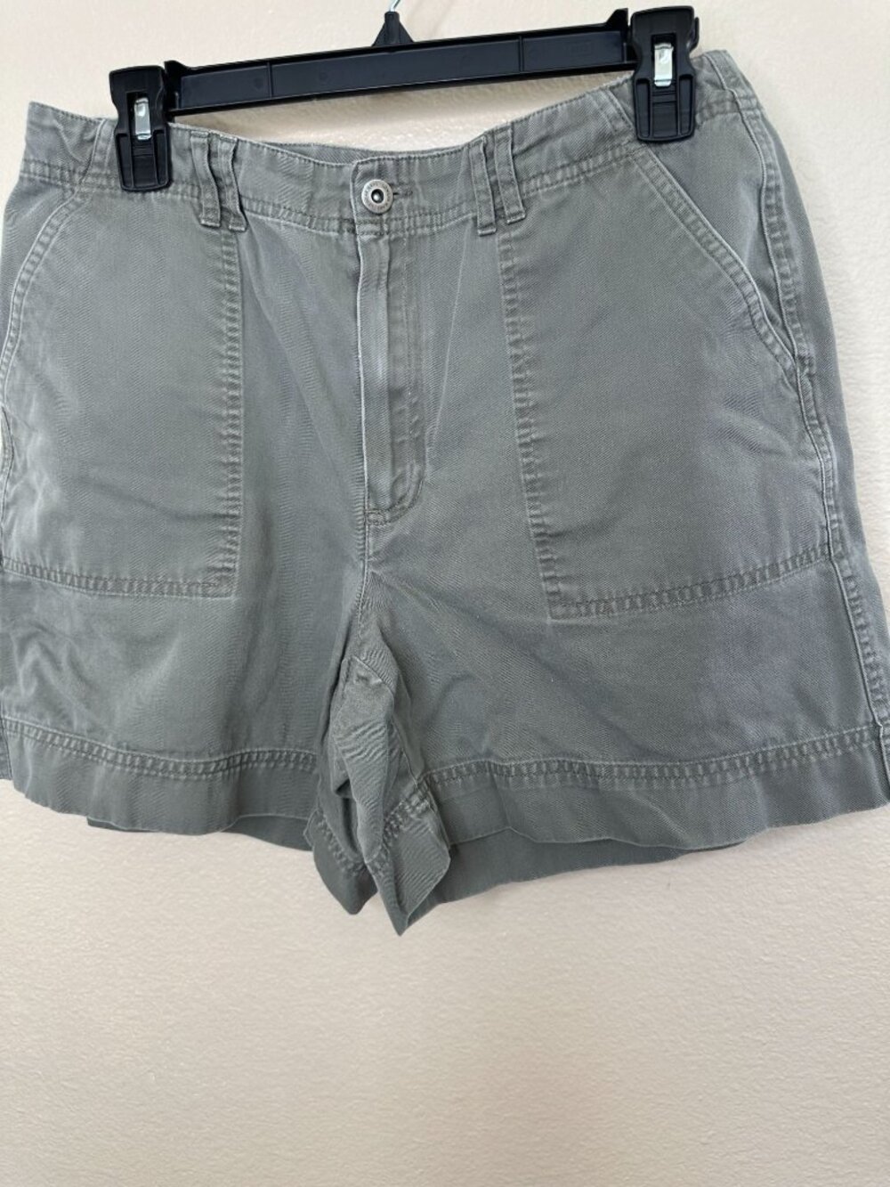 Liz Claiborne Womens Green Cotton Blend Casual Shorts 12 Front Back Pockets